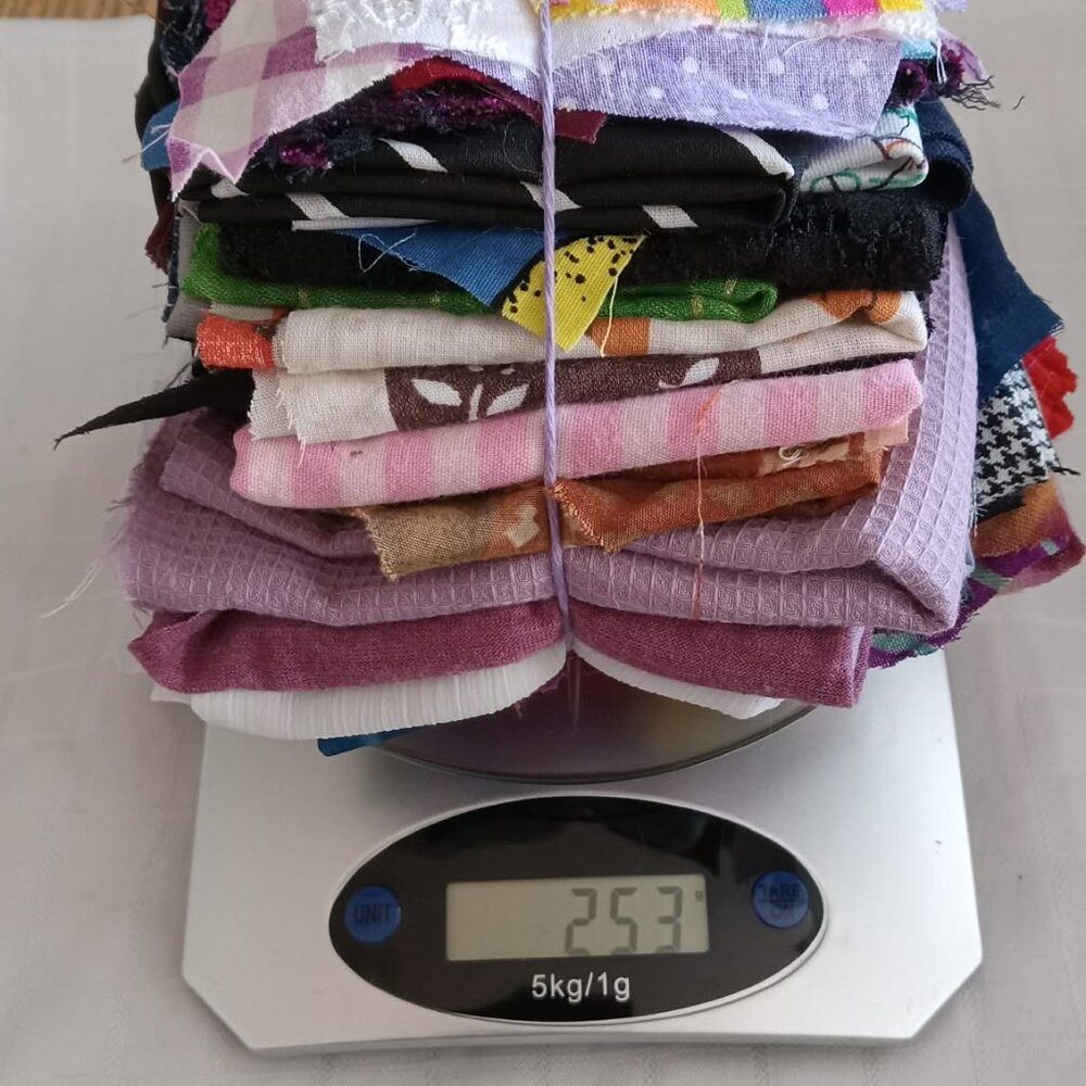 K) Want to renew your fabric stash for your creative projects? +1/2 lb fabrics